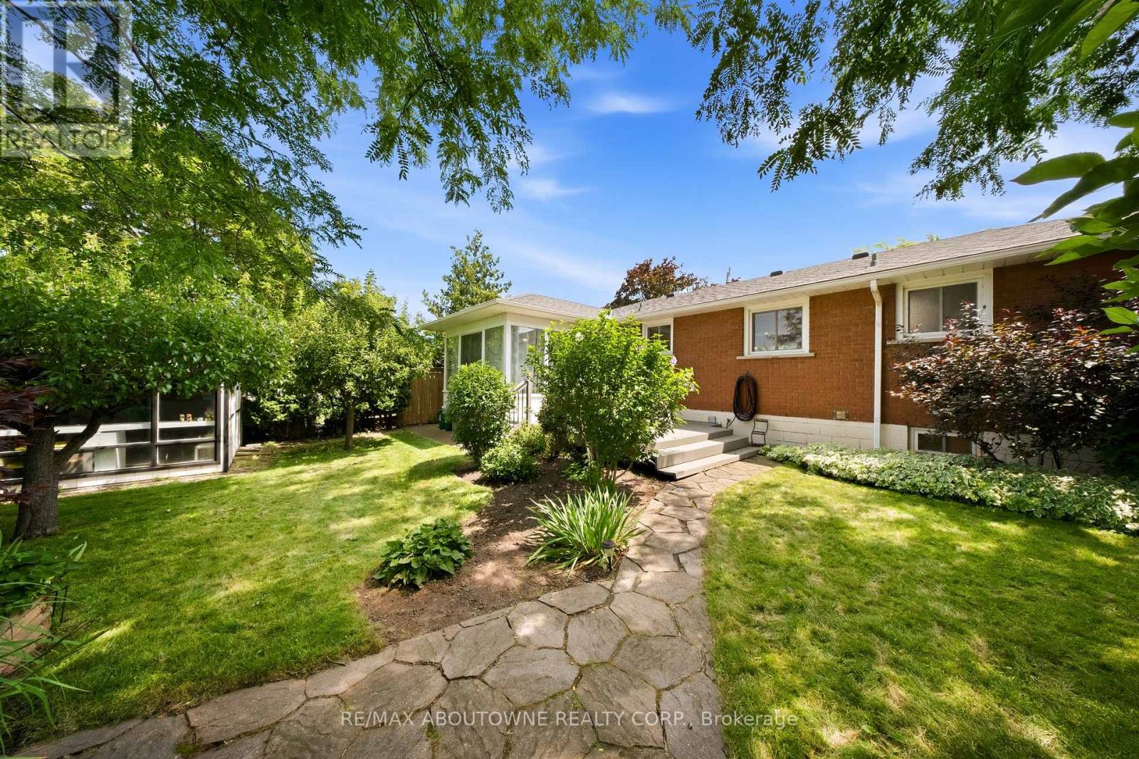 154 LAKESIDE DRIVE - Image 27