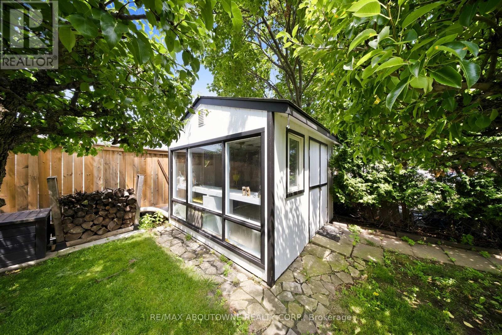 154 LAKESIDE DRIVE - Image 29
