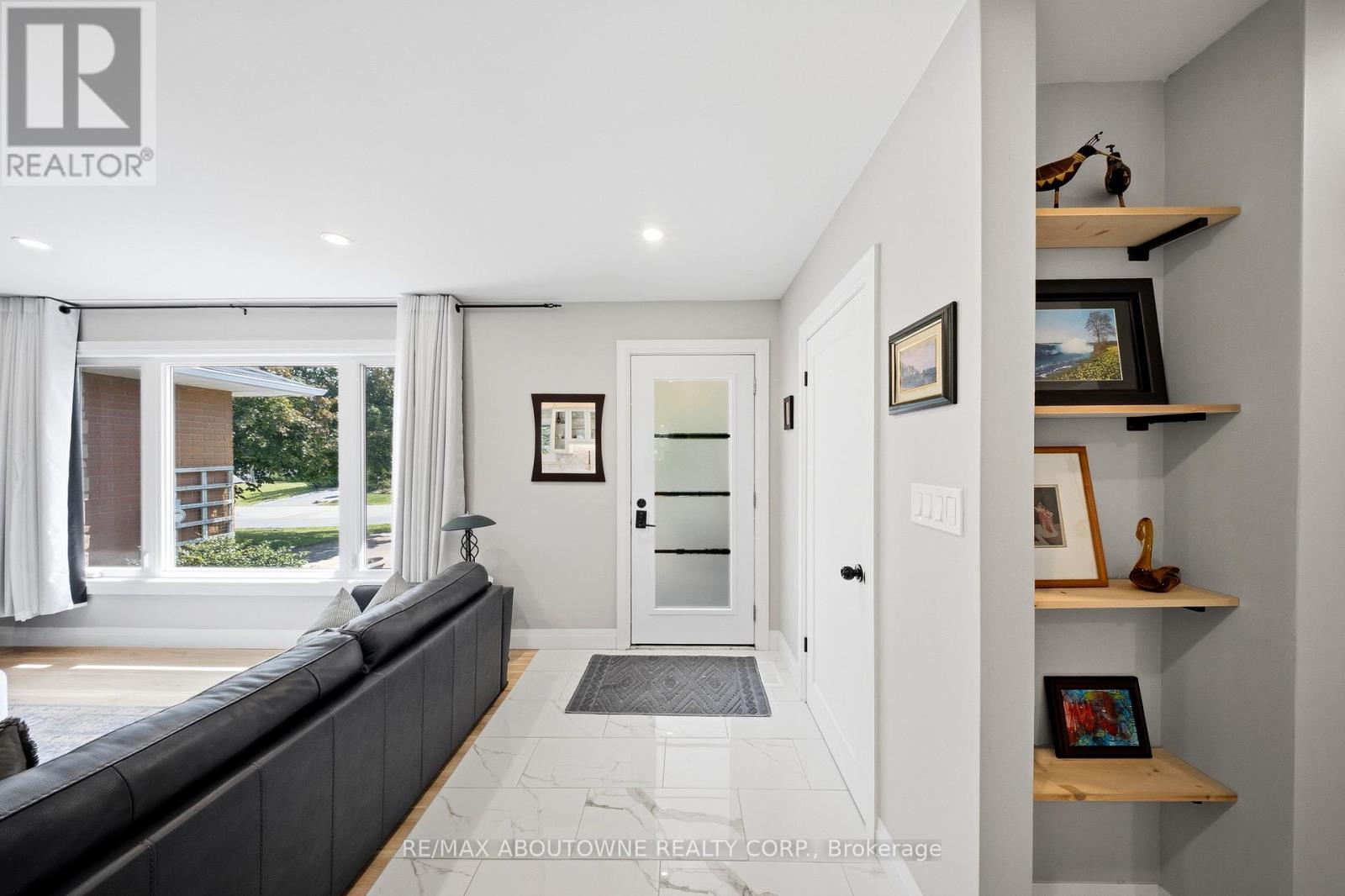 154 LAKESIDE DRIVE - Image 3
