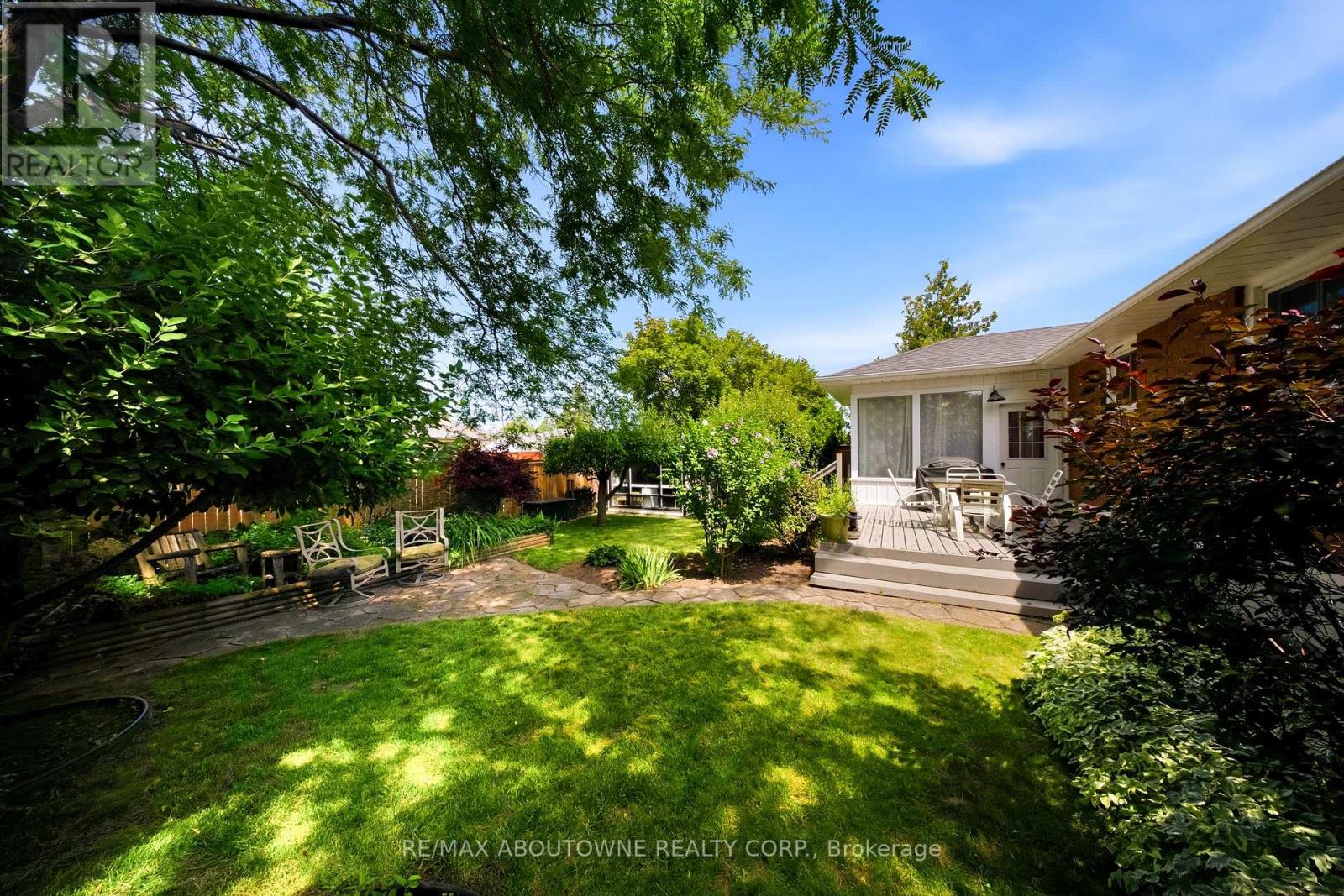 154 LAKESIDE DRIVE - Image 30