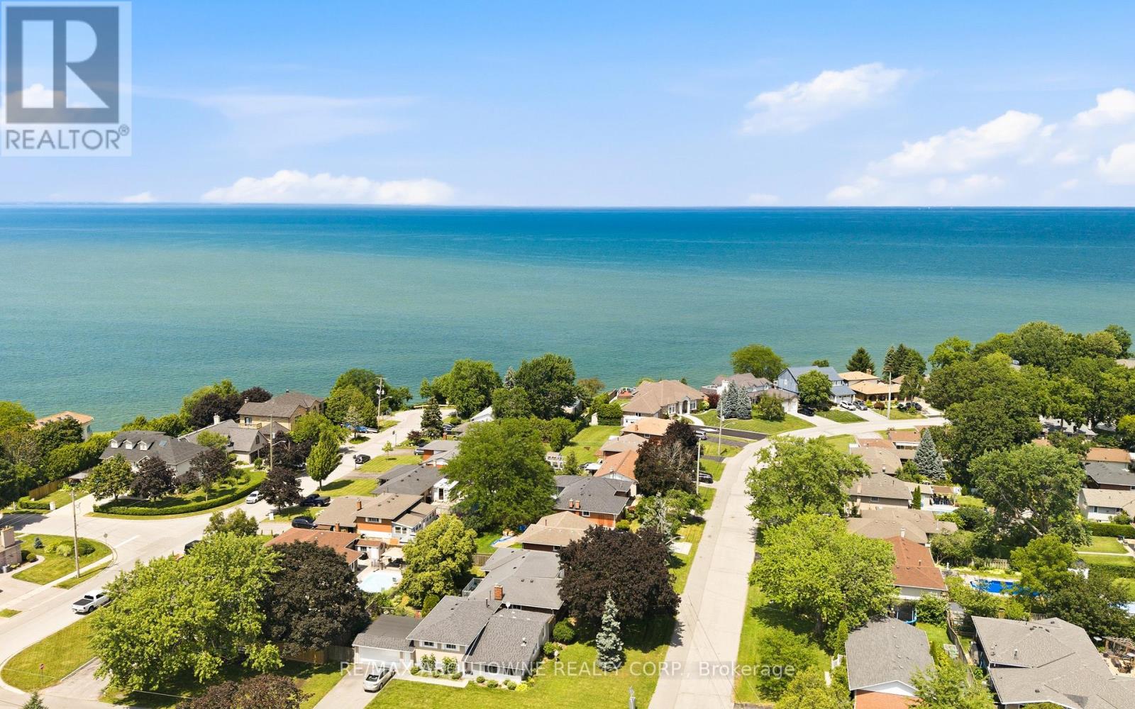 154 LAKESIDE DRIVE - Image 31