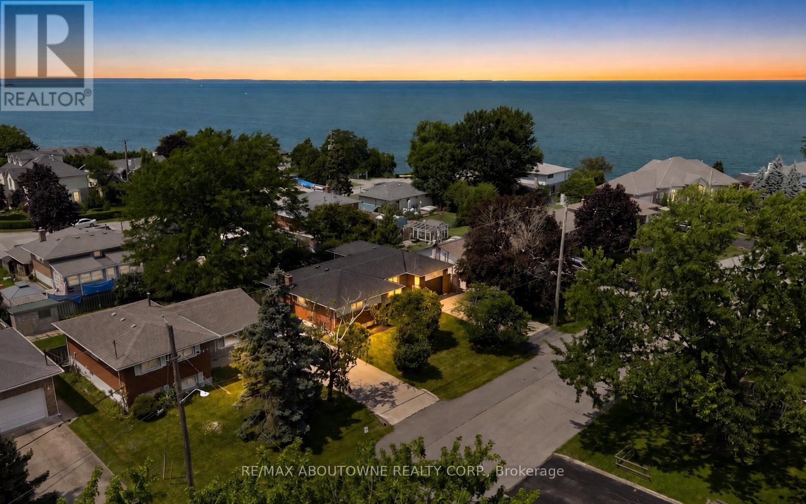 154 LAKESIDE DRIVE - 33
