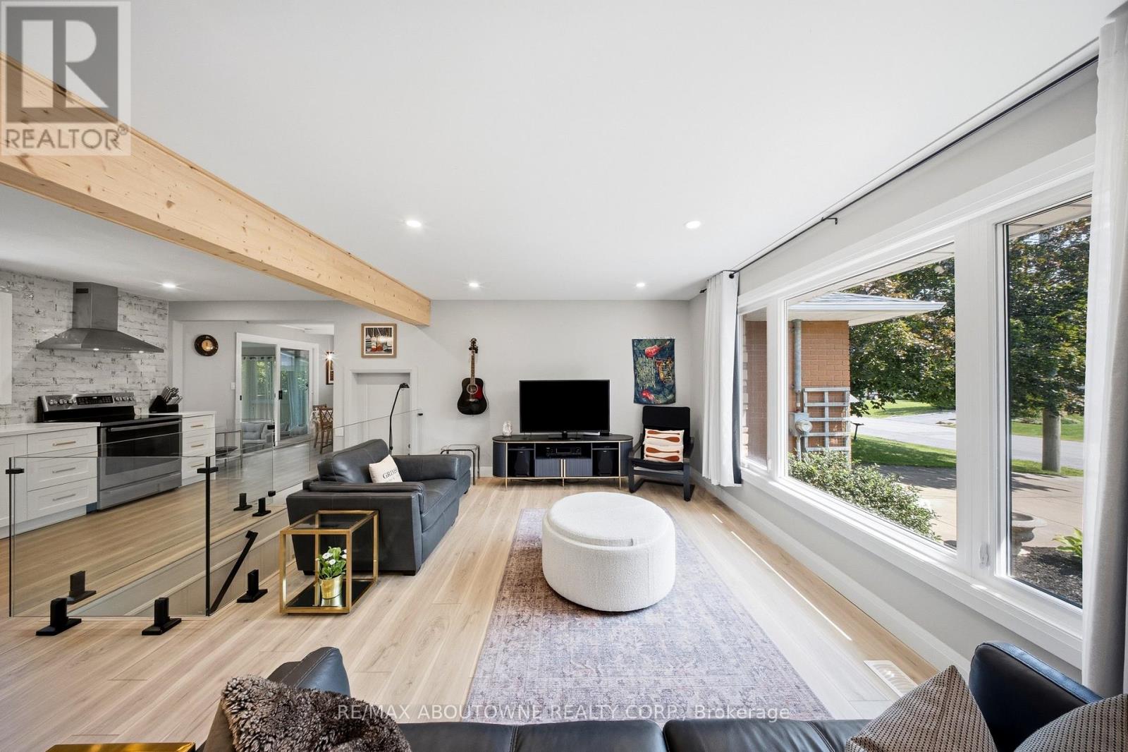 154 LAKESIDE DRIVE - Image 4