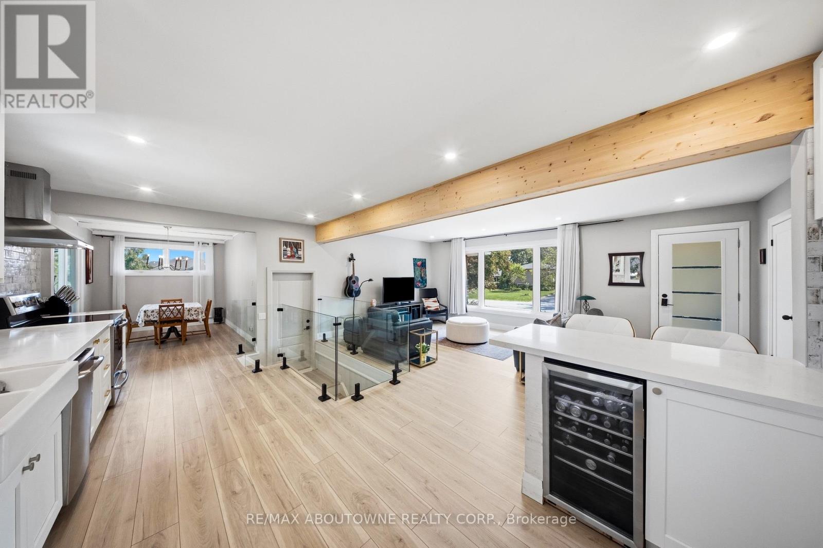 154 LAKESIDE DRIVE - Image 8