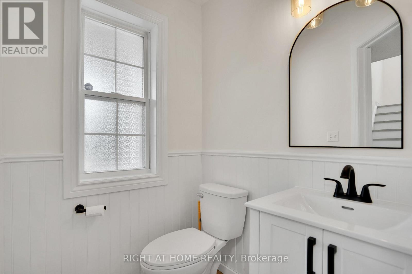 224 HILLTOP DRIVE - Image 10