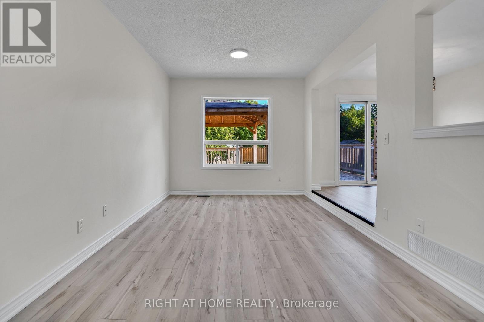 224 HILLTOP DRIVE - Image 12