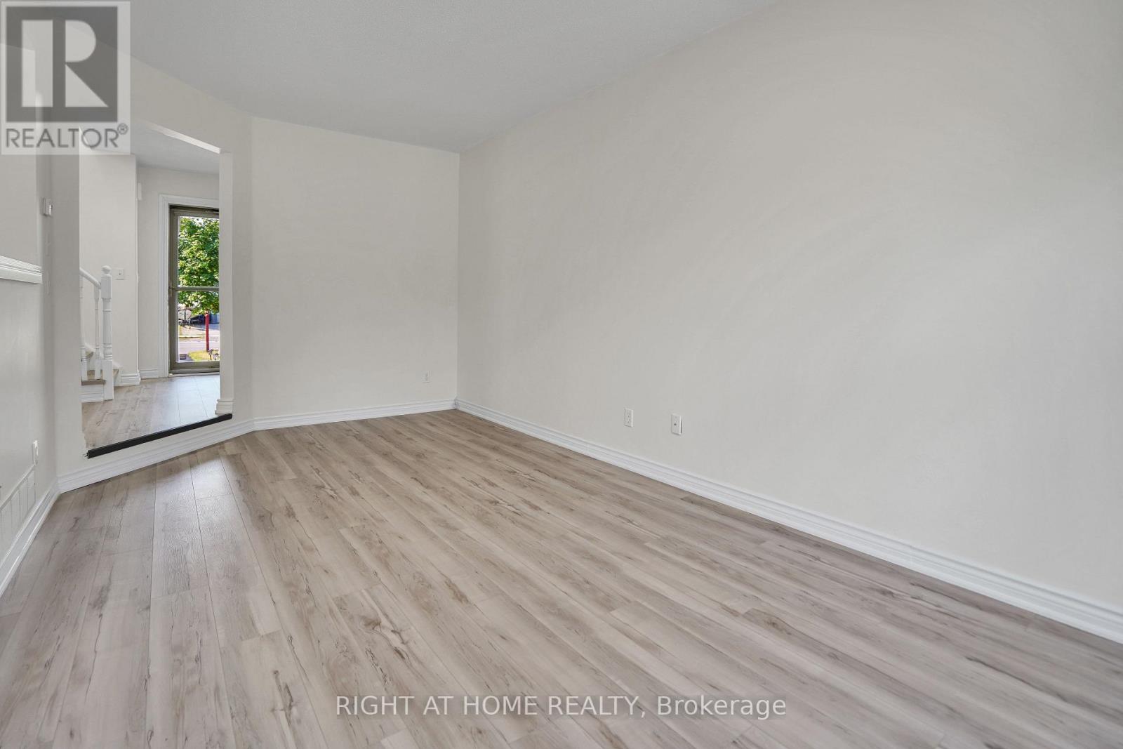 224 HILLTOP DRIVE - Image 13