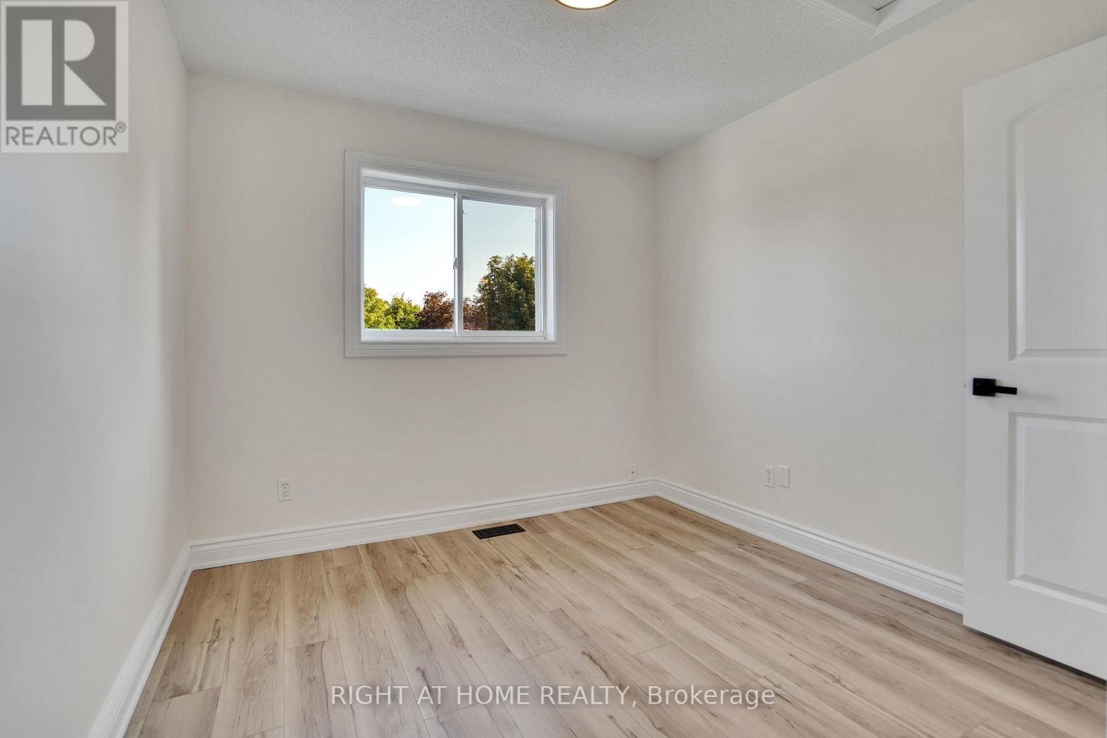 224 HILLTOP DRIVE - Image 33