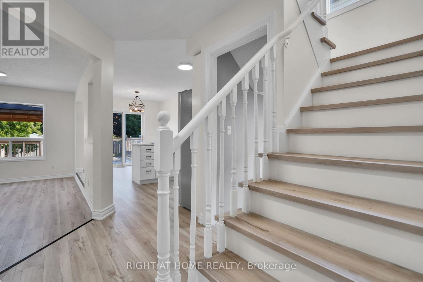 224 HILLTOP DRIVE - Image 9