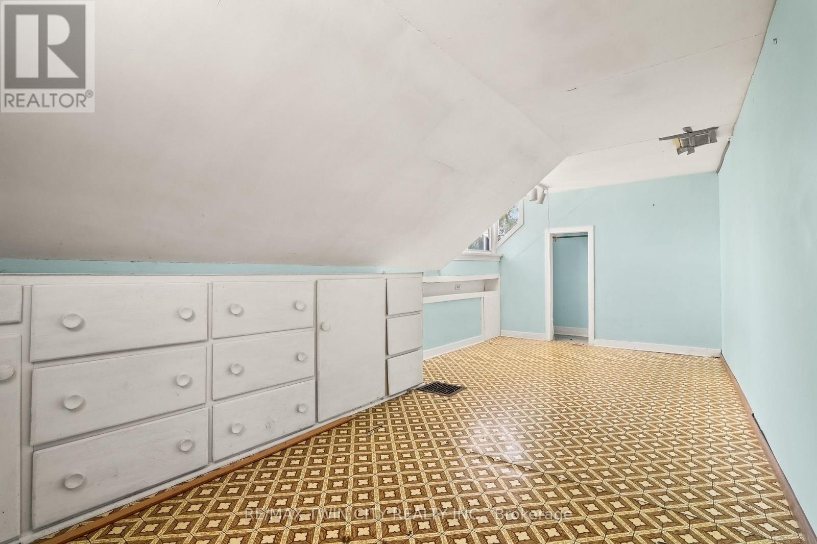 273 THALER AVENUE - Image 16