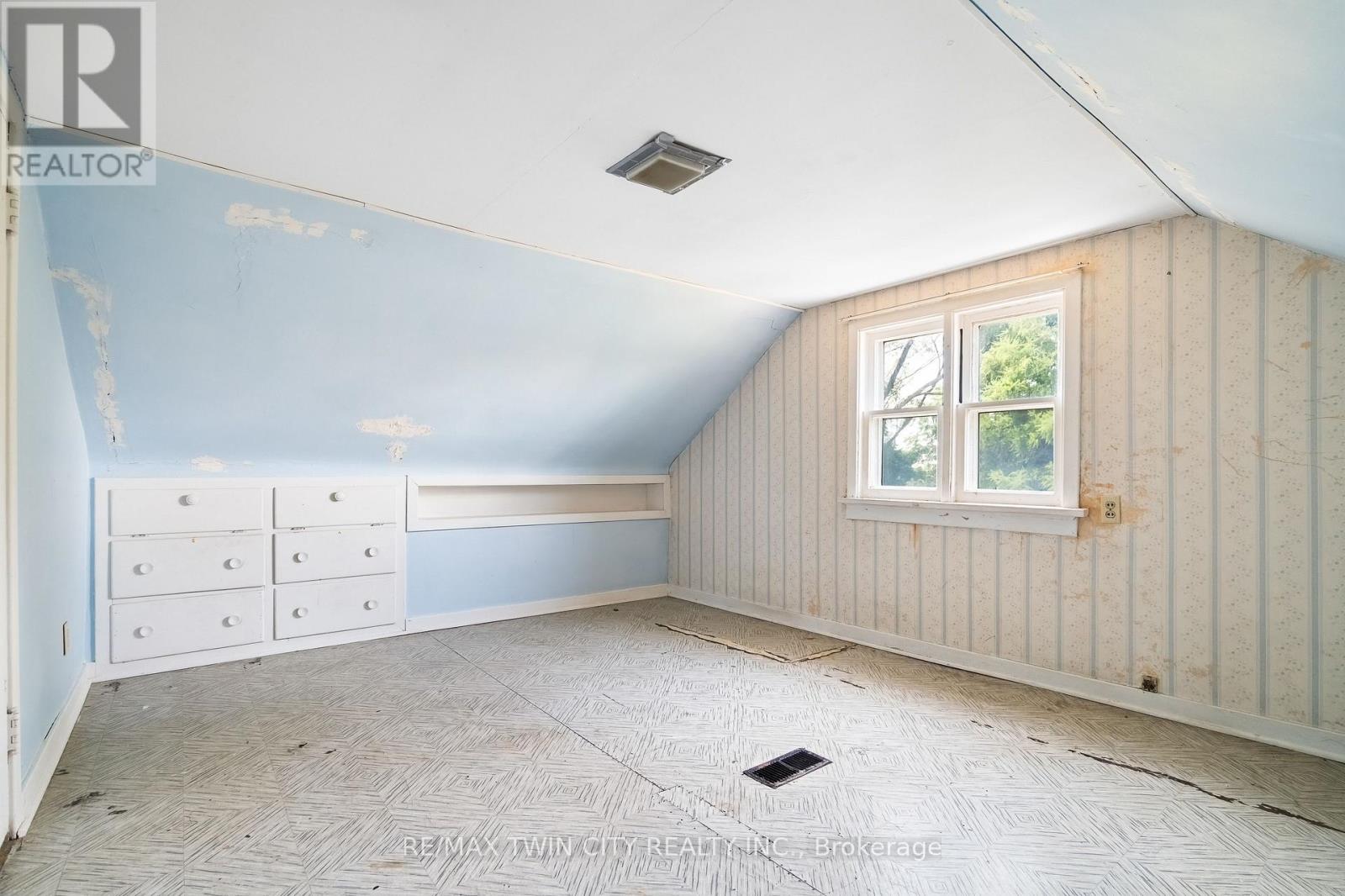273 THALER AVENUE - Image 19