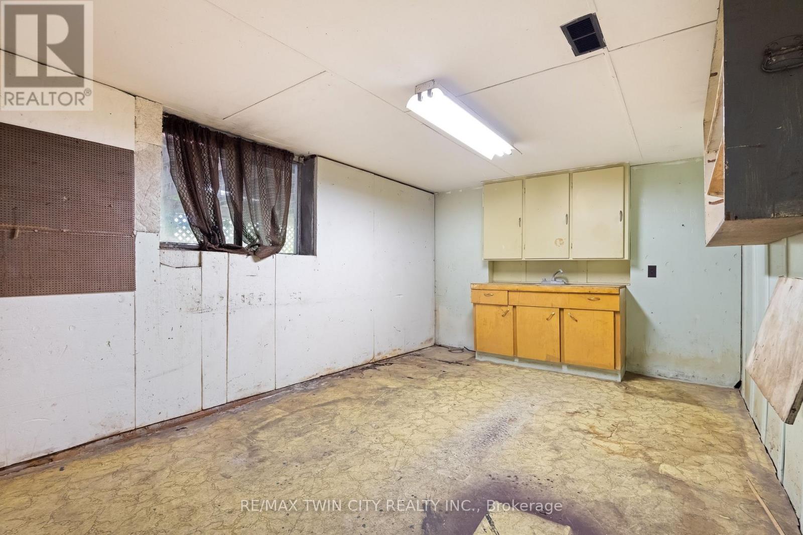 273 THALER AVENUE - Image 23