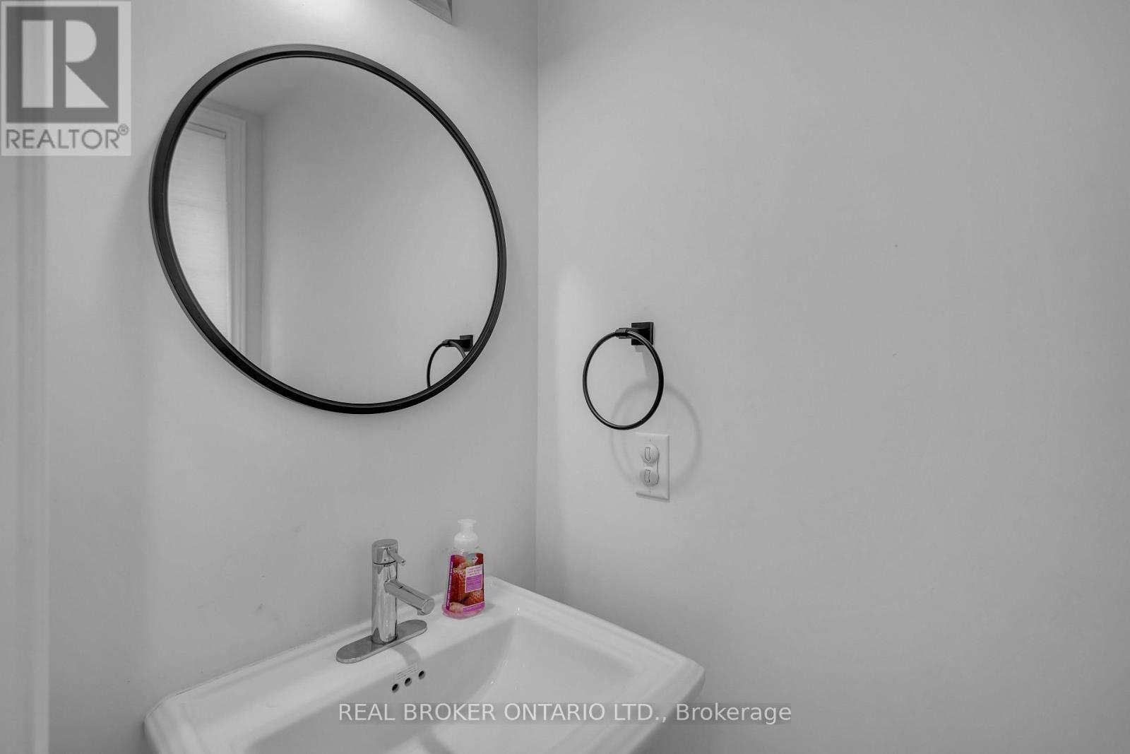 26 BAKER LANE - Image 17