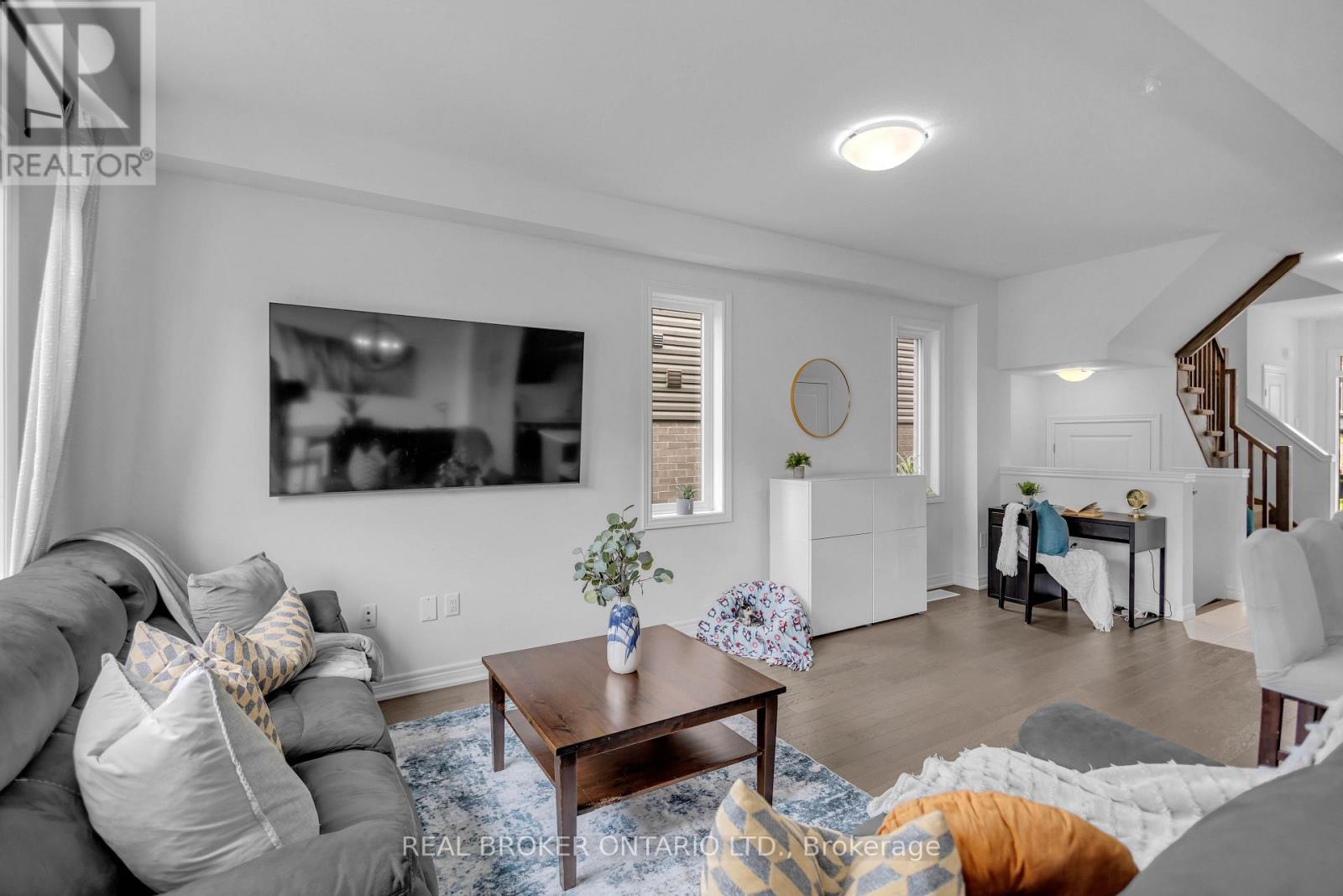 26 BAKER LANE - Image 8