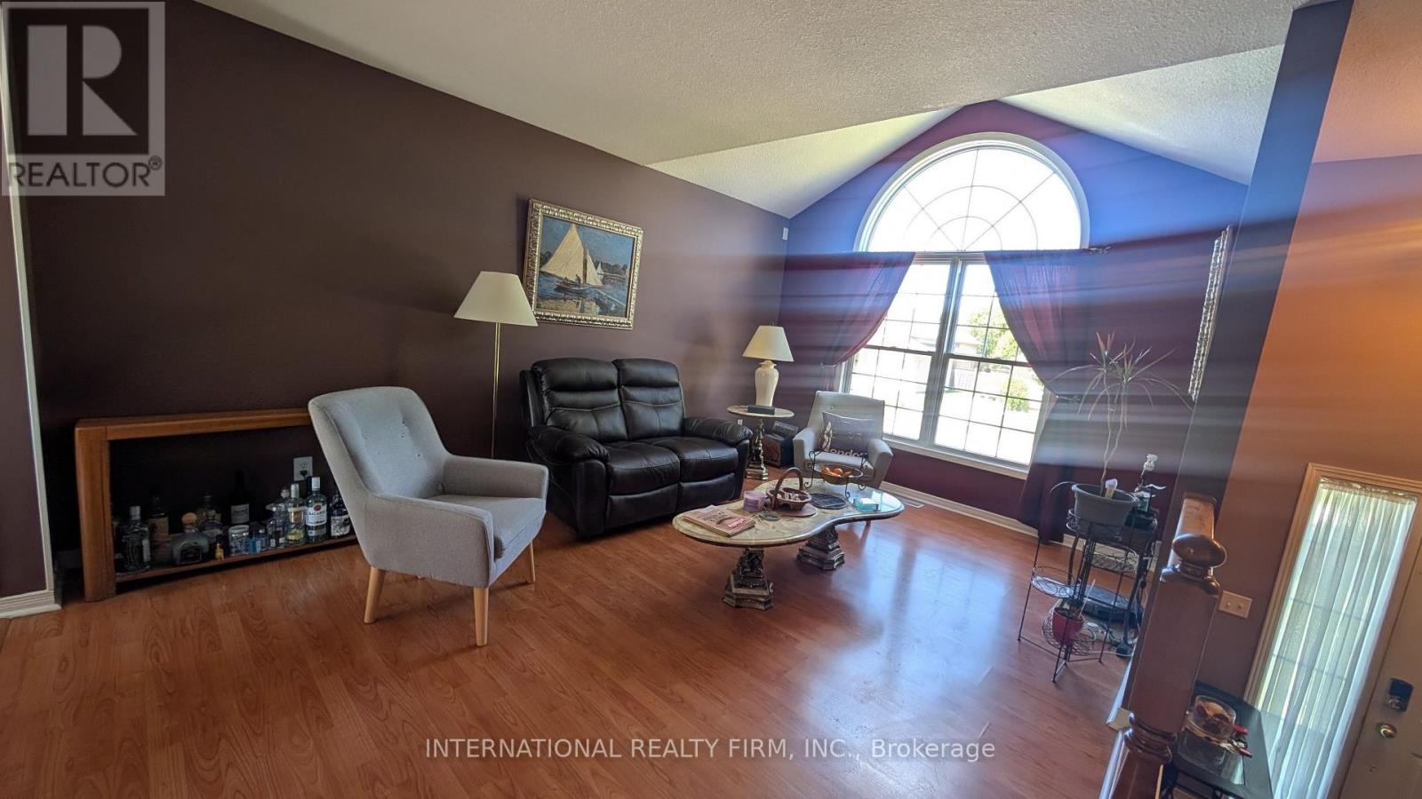38 WINDLE VILLAGE CRESCENT - Image 3