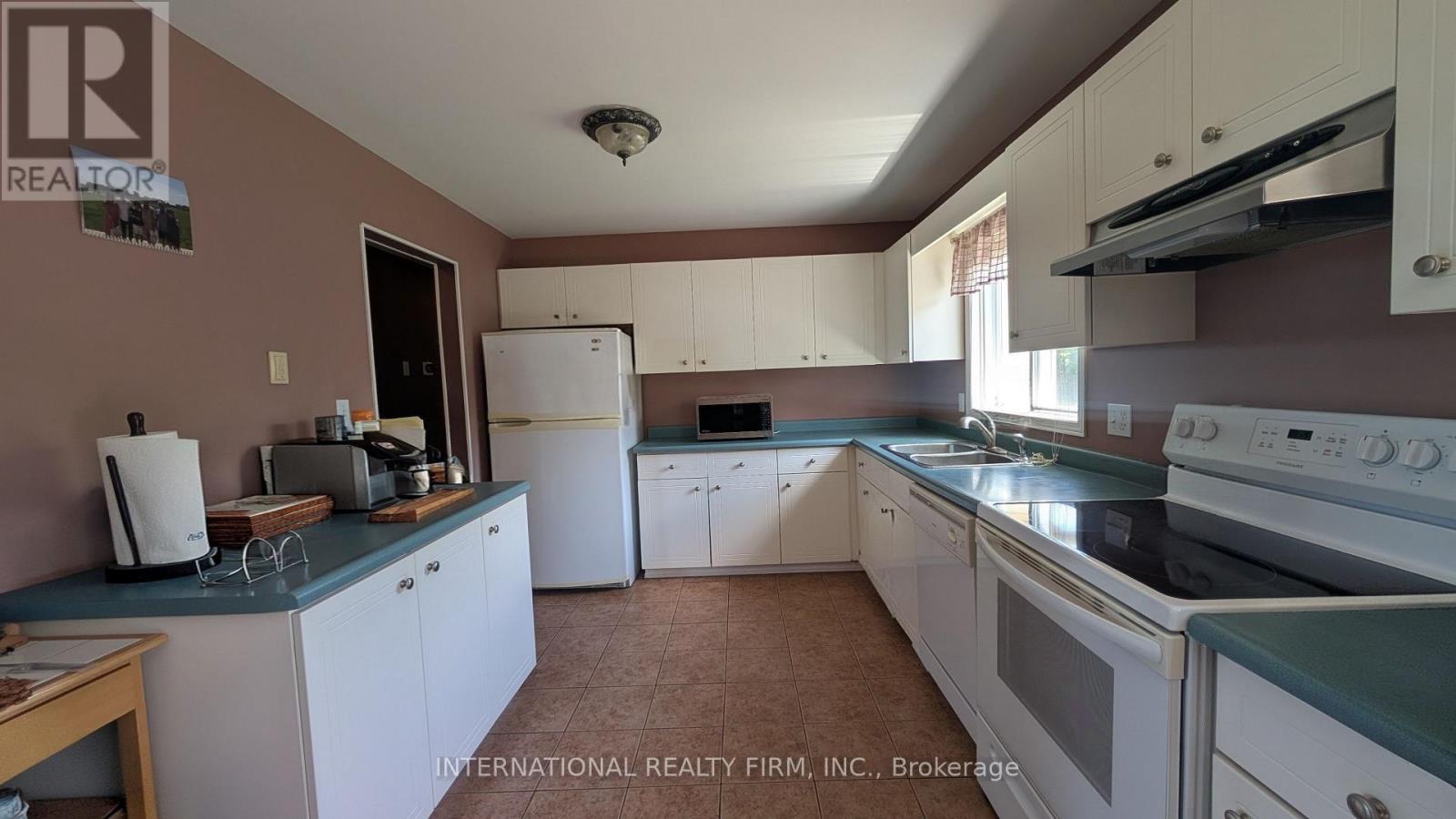 38 WINDLE VILLAGE CRESCENT - Image 4