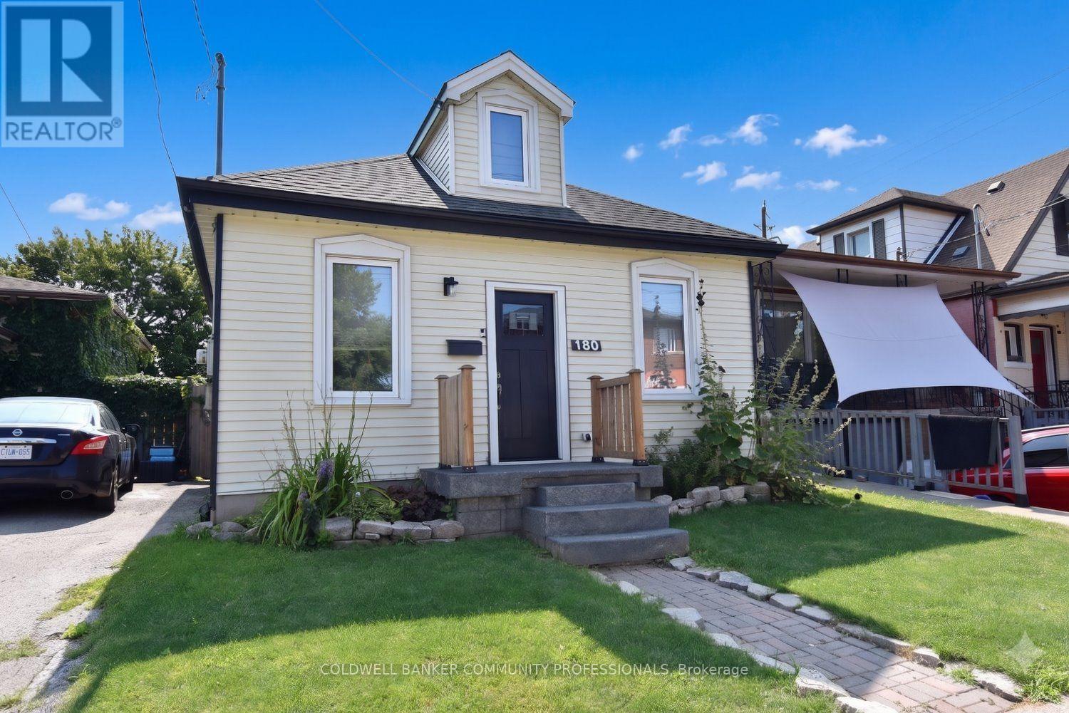 180 PROVINCE STREET N - 1