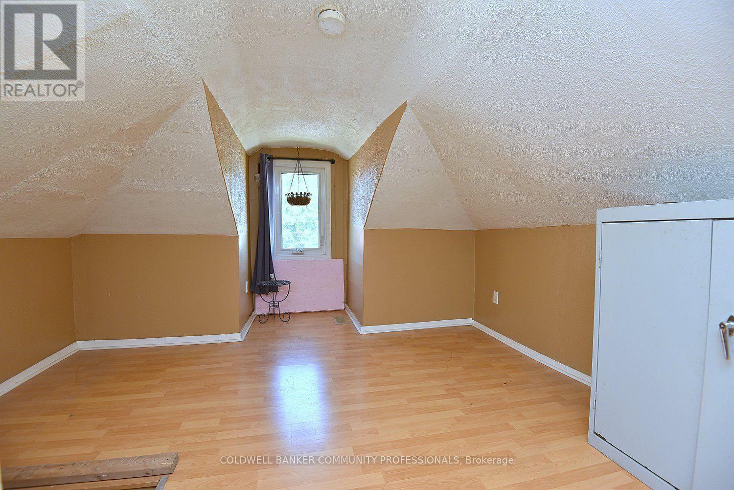 180 PROVINCE STREET N - 26