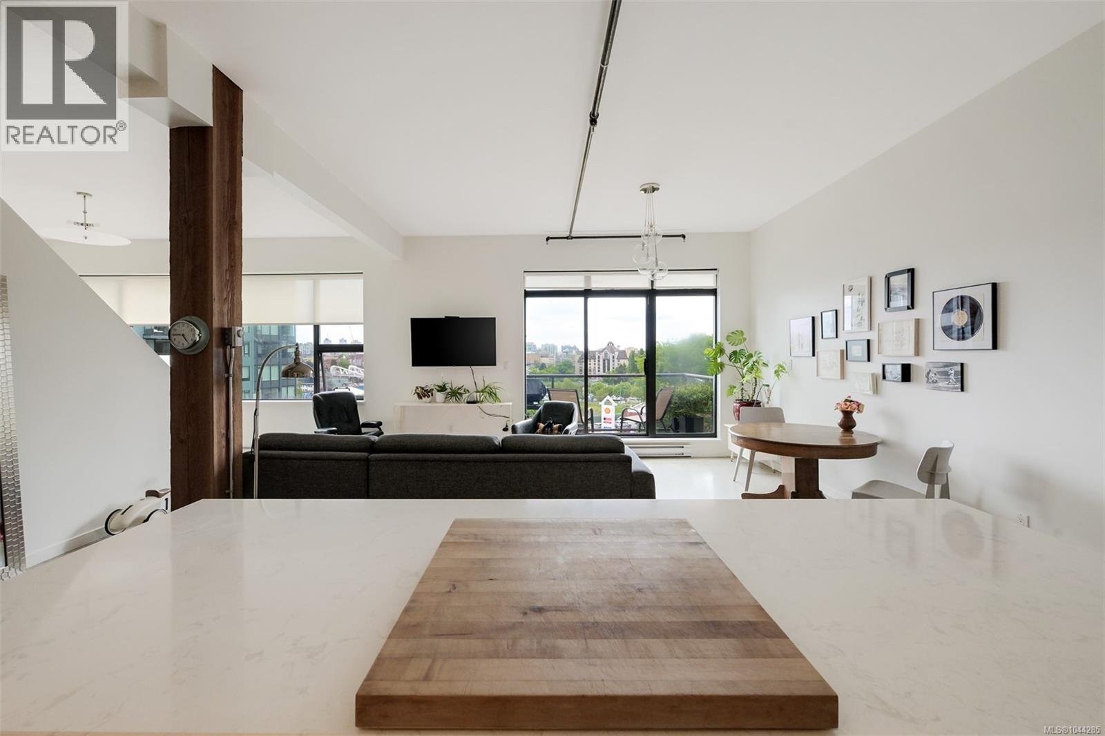 #303 455 Sitkum Rd - 18
