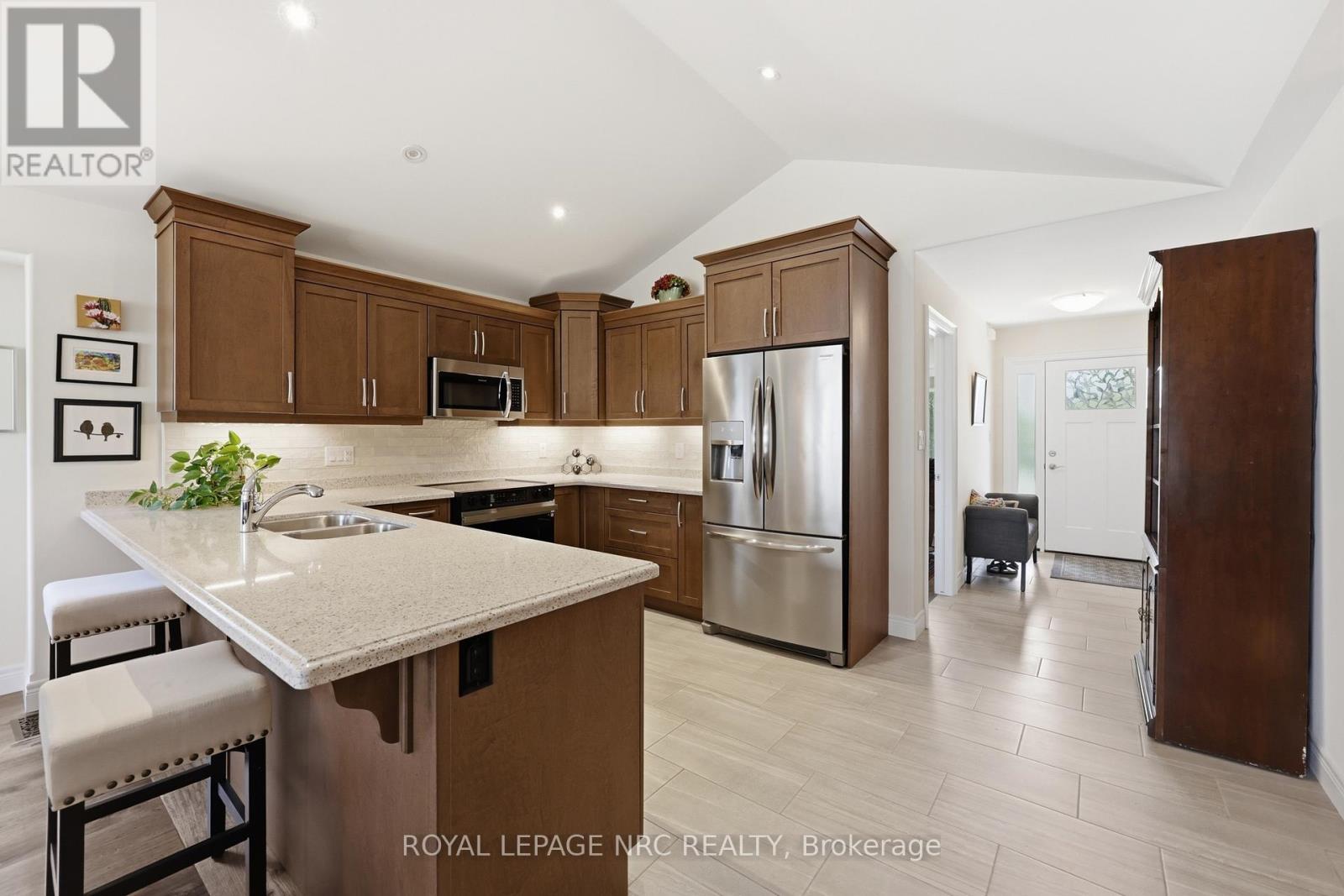 23 RICHARD CRESCENT - Image 6