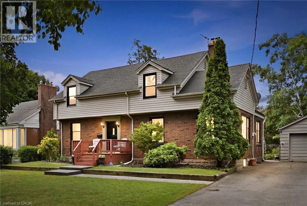 938 CLOVERLEAF Drive - 1