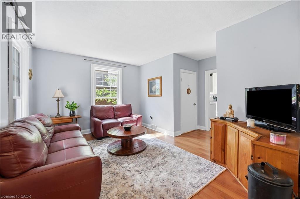 938 CLOVERLEAF Drive - 16