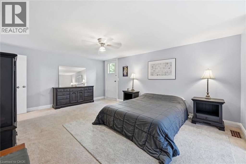 938 CLOVERLEAF Drive - 20