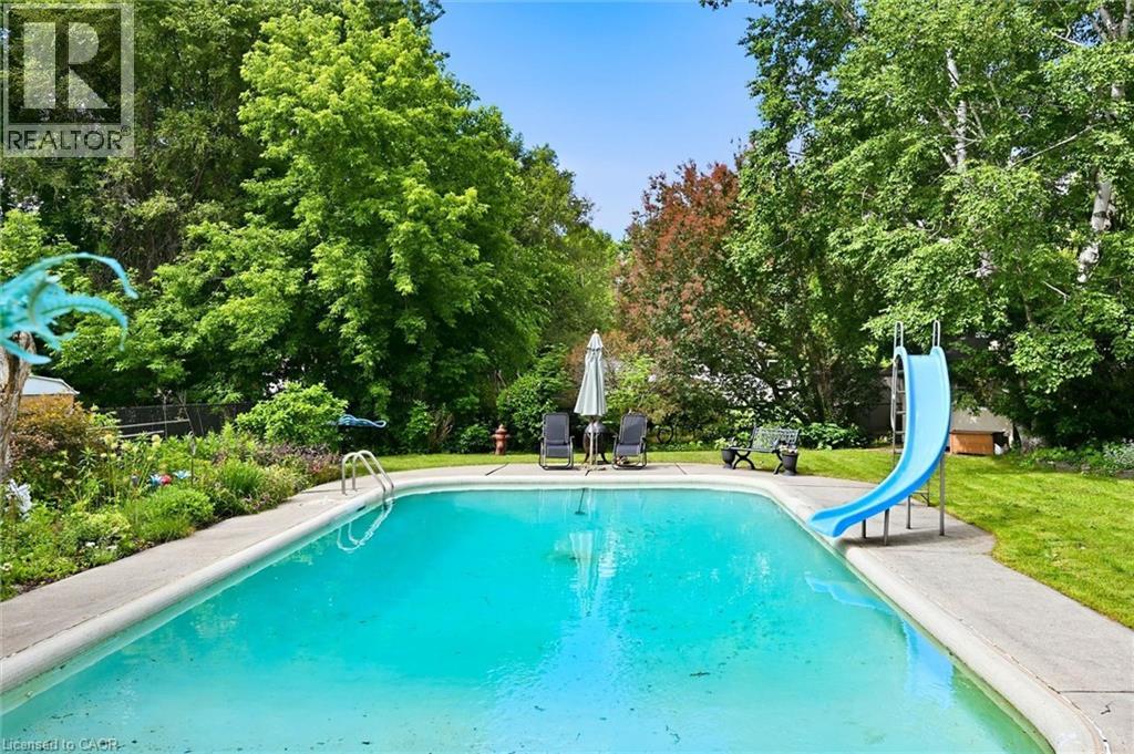 938 CLOVERLEAF Drive - 25