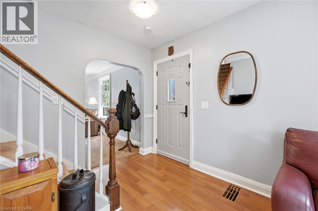 938 CLOVERLEAF Drive - 3