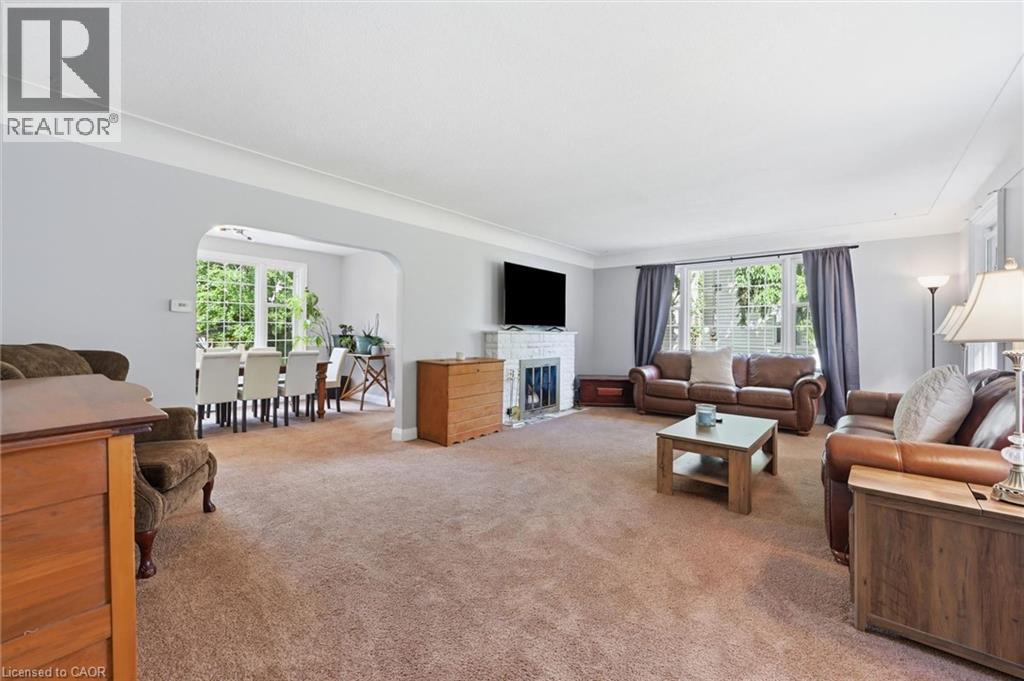 938 CLOVERLEAF Drive - 4