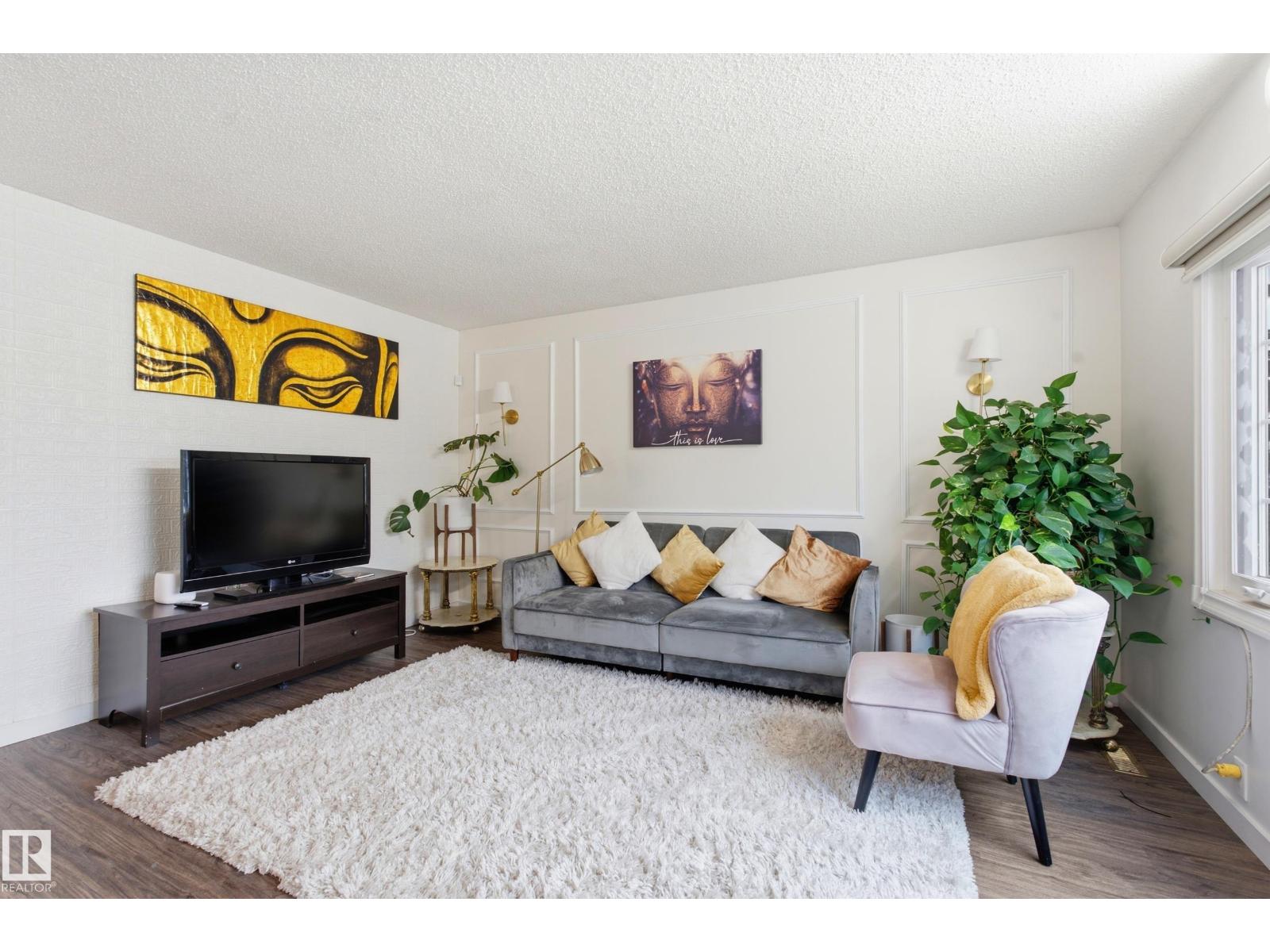 5303 21 AV NW - 8