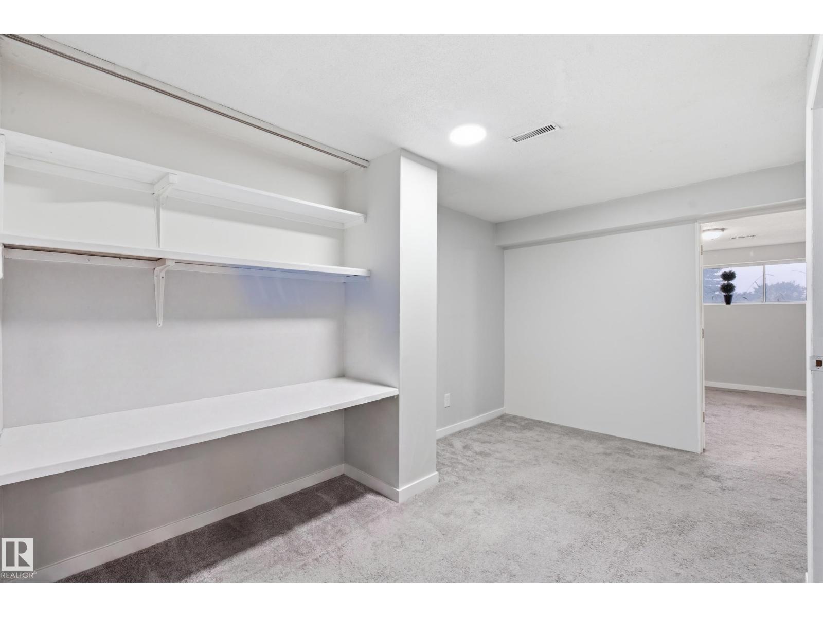5303 21 AV NW - 18
