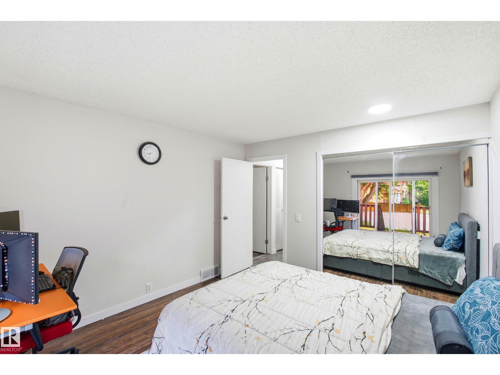 5303 21 AV NW - 13