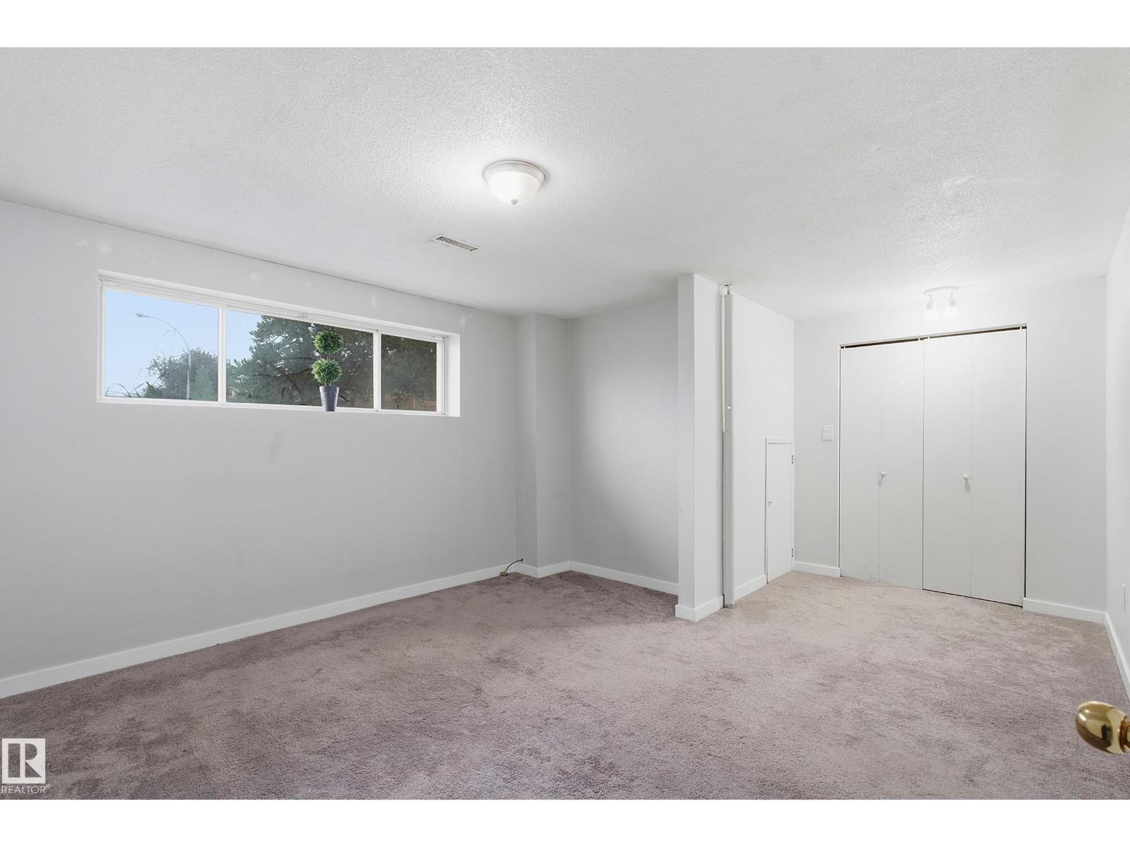 5303 21 AV NW - 19