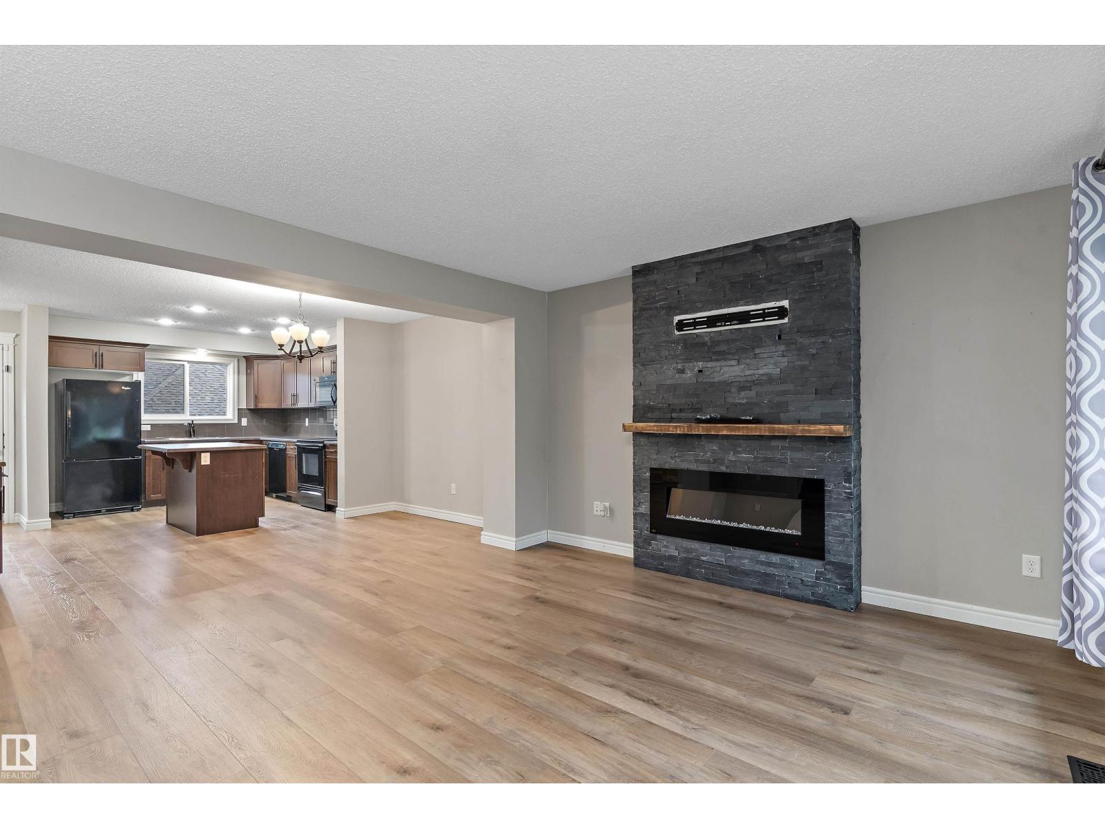 2174 TRUMPETER WY NW, Trumpeter Area, Edmonton photo 4