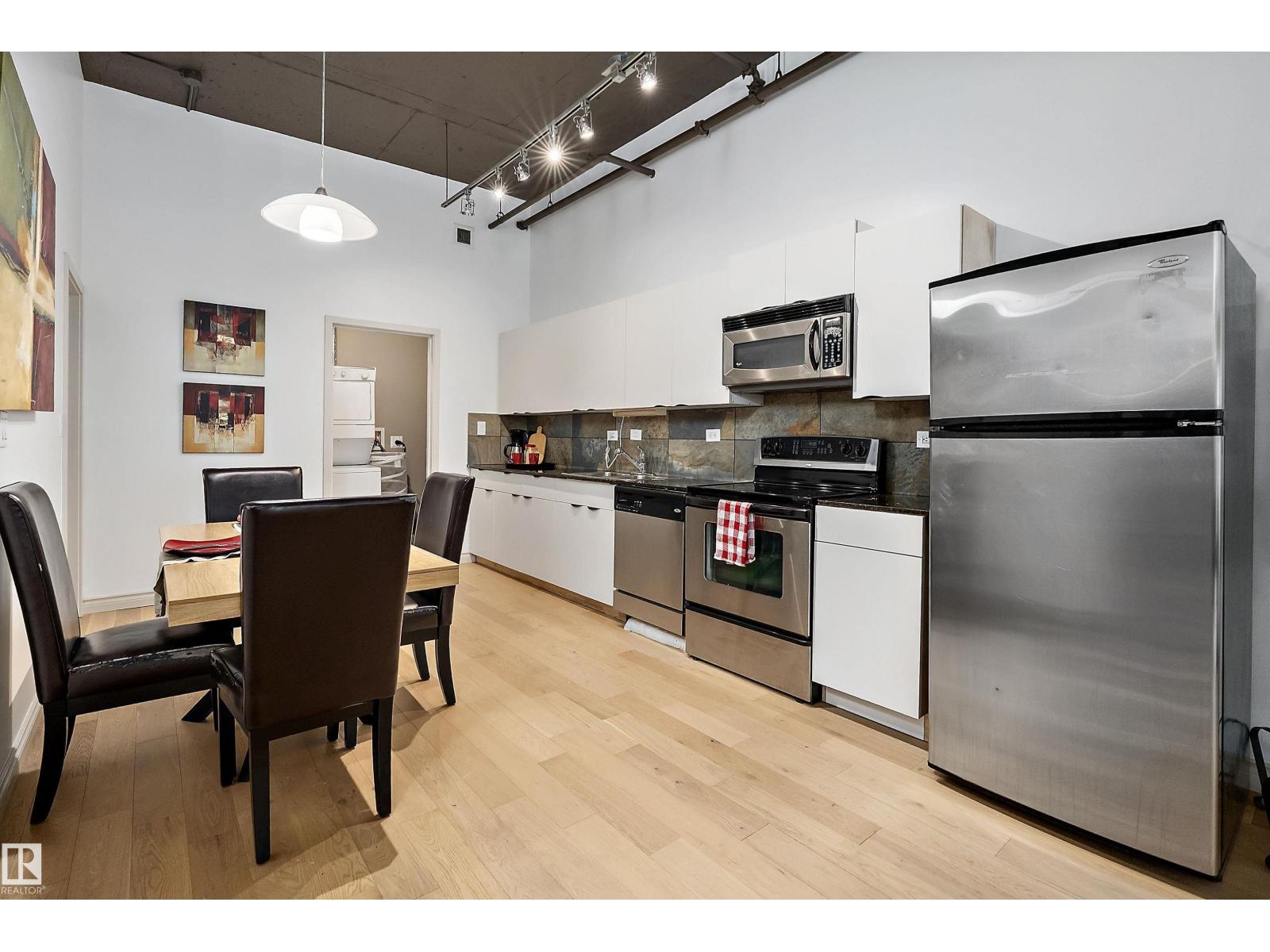 #908 10179 105 ST NW - 10