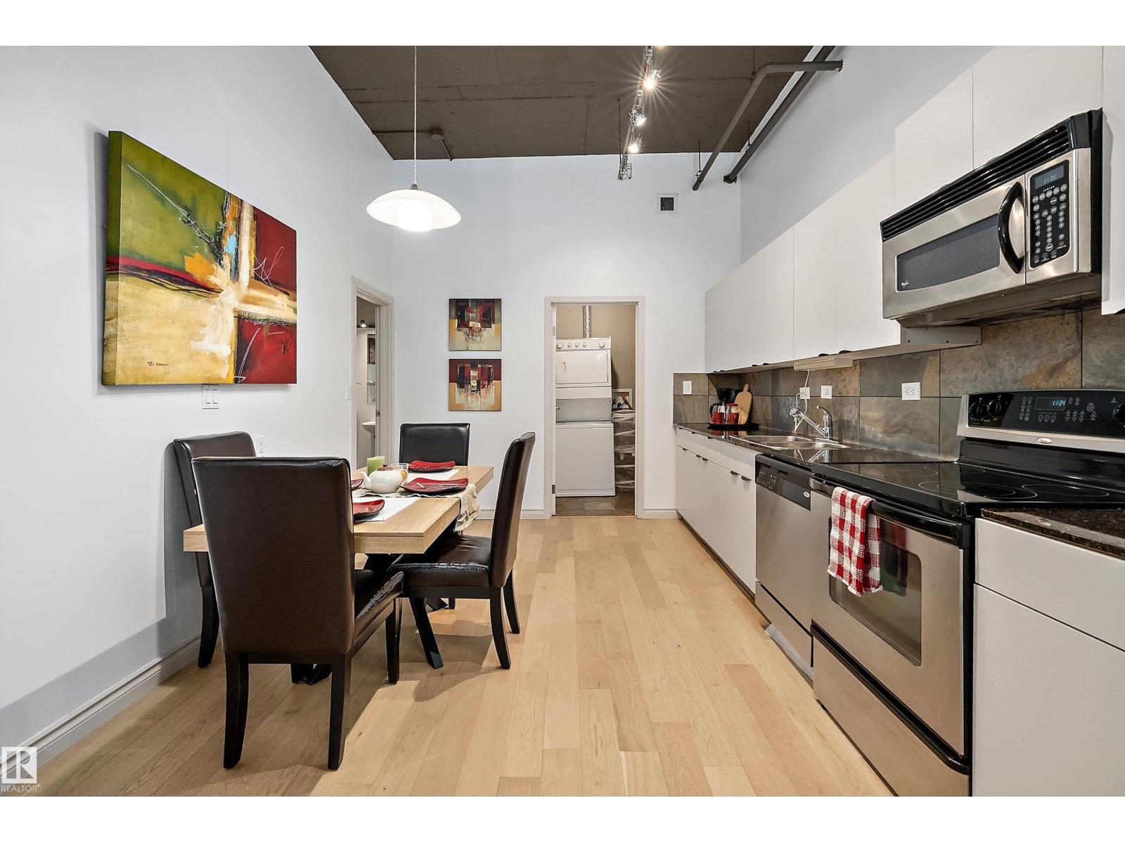 #908 10179 105 ST NW - 11