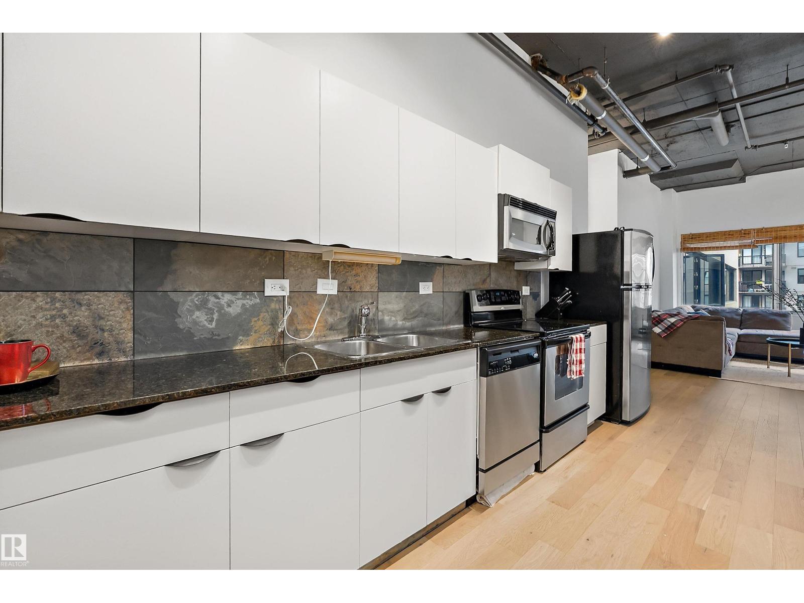 #908 10179 105 ST NW - 14
