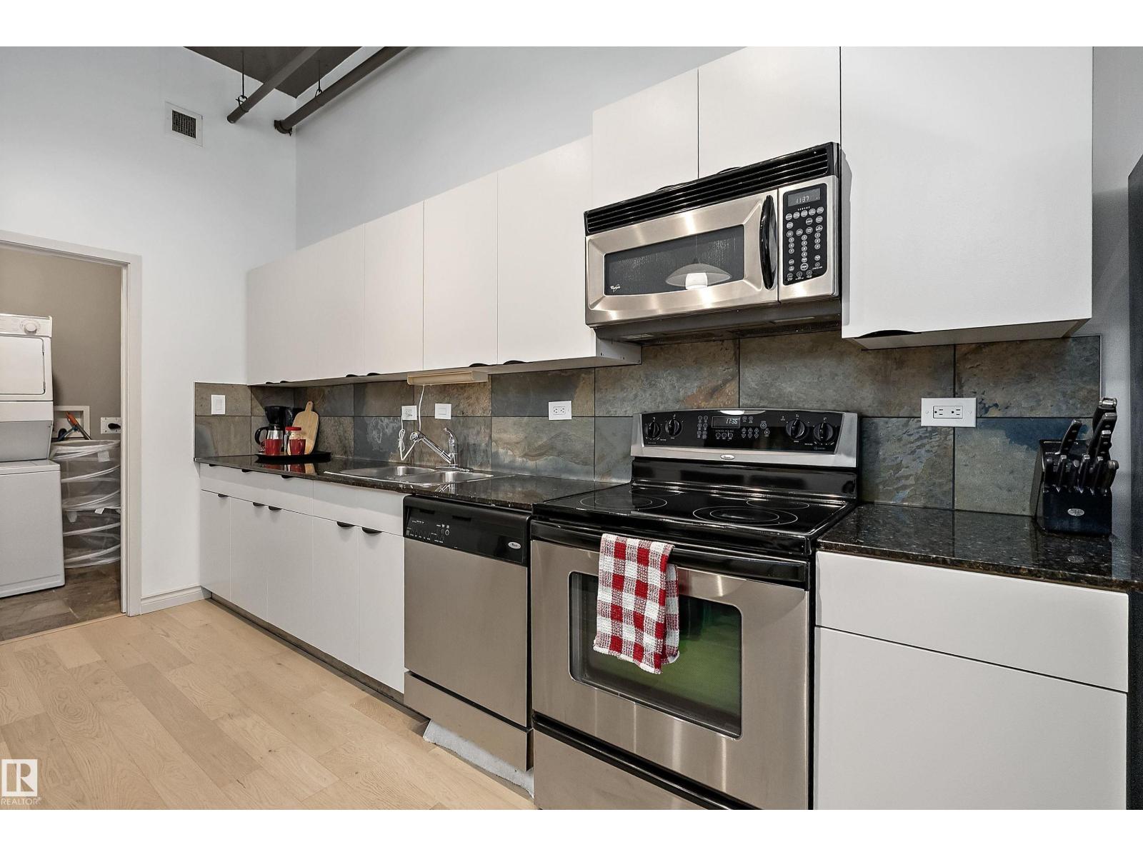 #908 10179 105 ST NW - 15