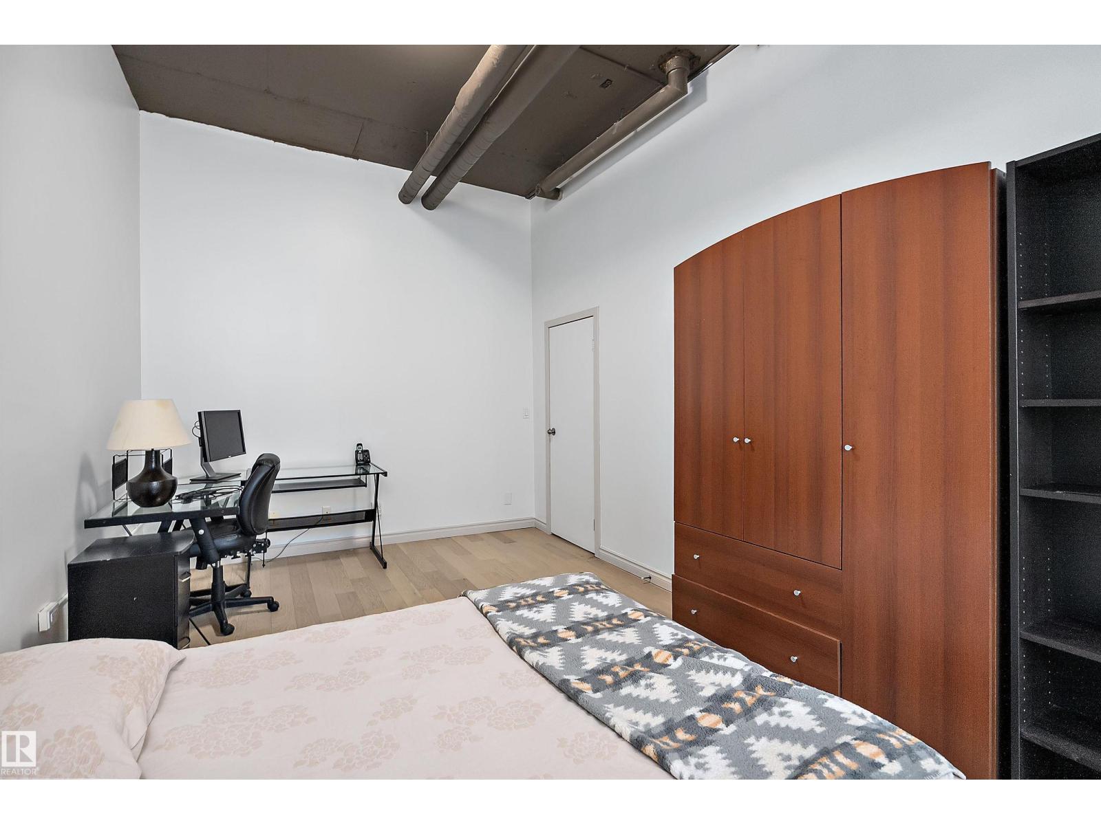 #908 10179 105 ST NW - 18