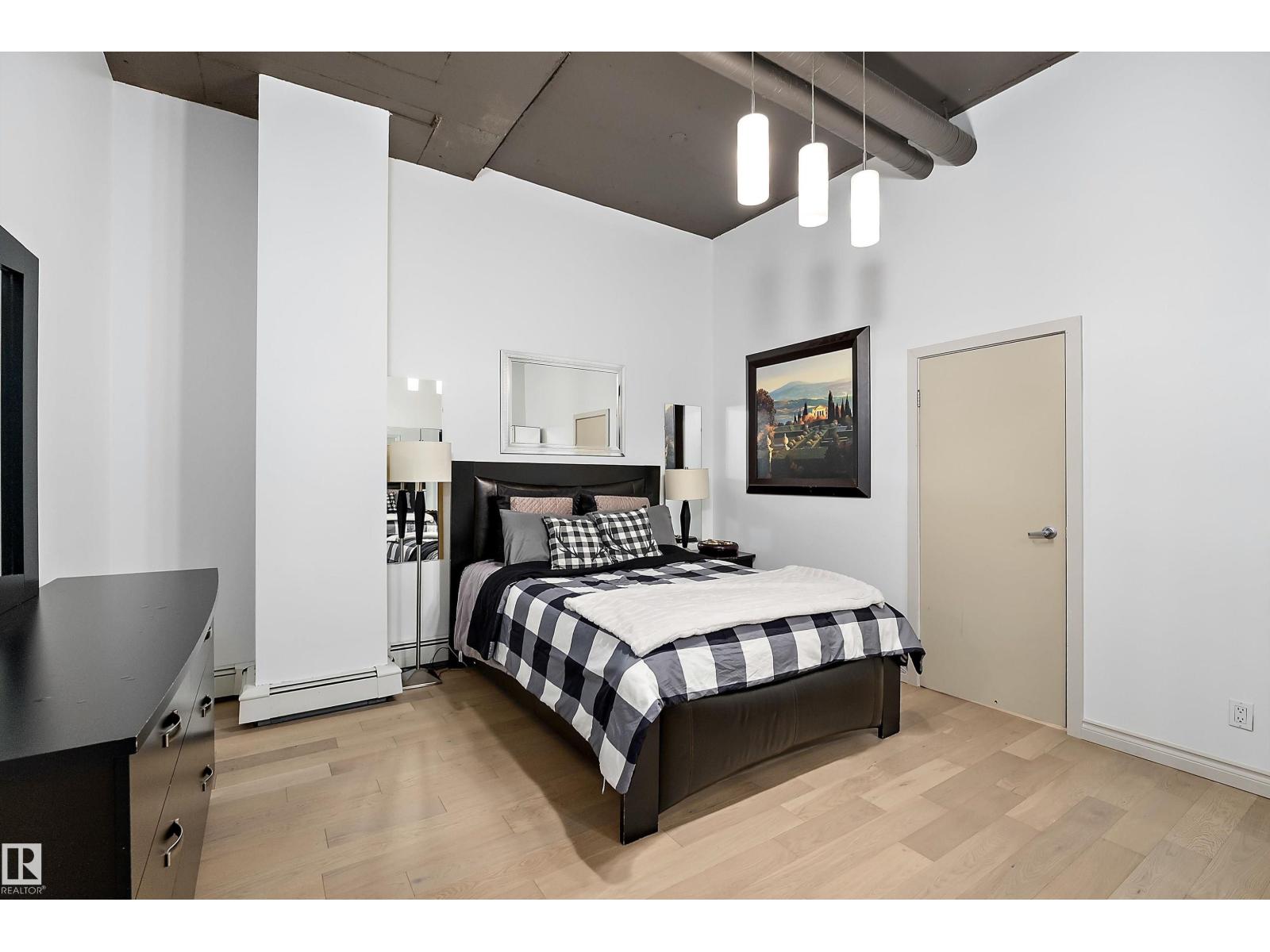 #908 10179 105 ST NW - 20