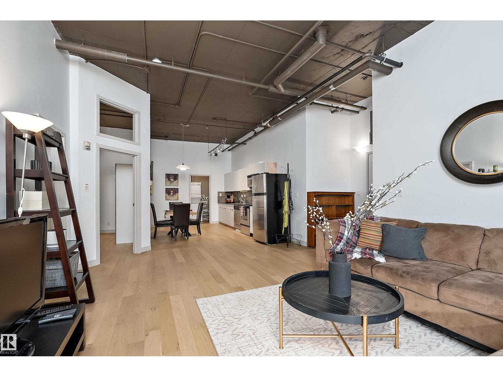 #908 10179 105 ST NW - 9