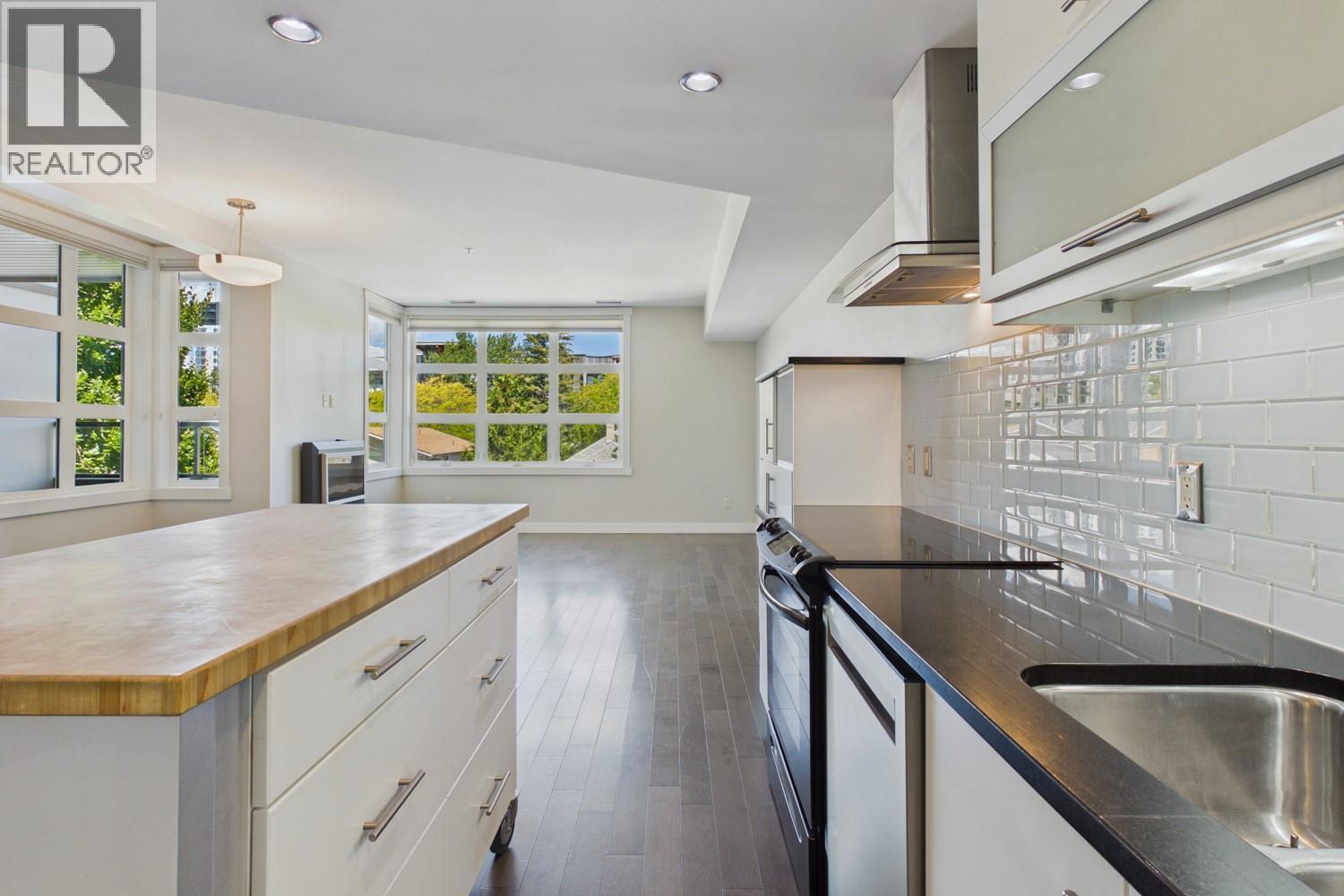 #209 700 Martin Avenue - 7