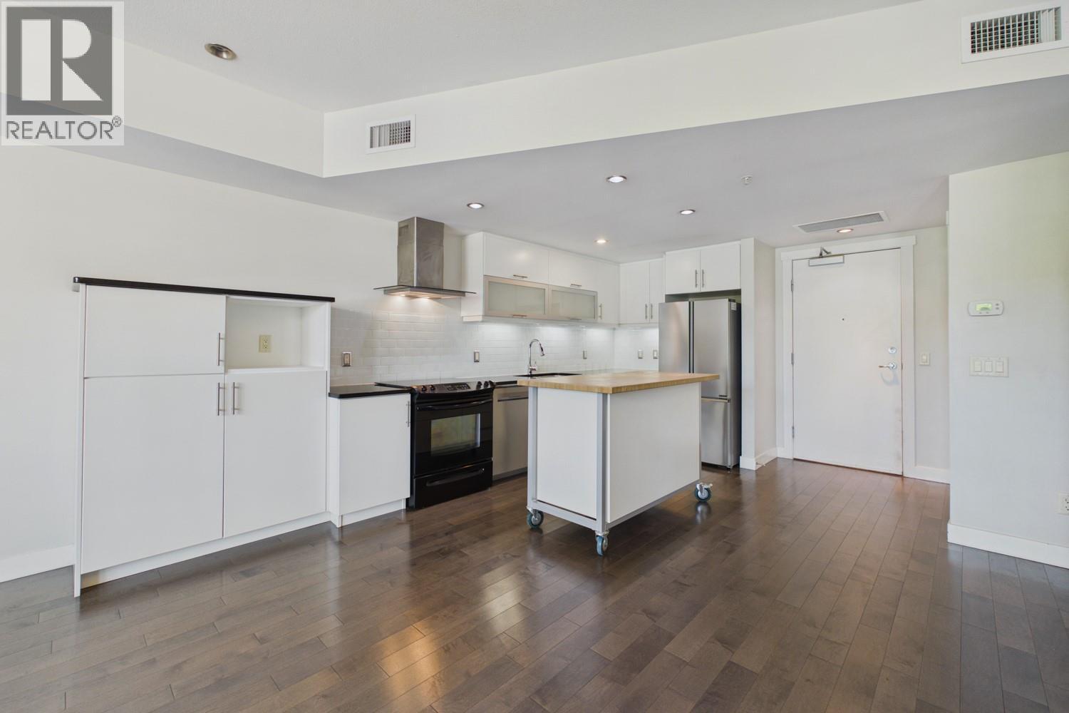 #209 700 Martin Avenue - 10
