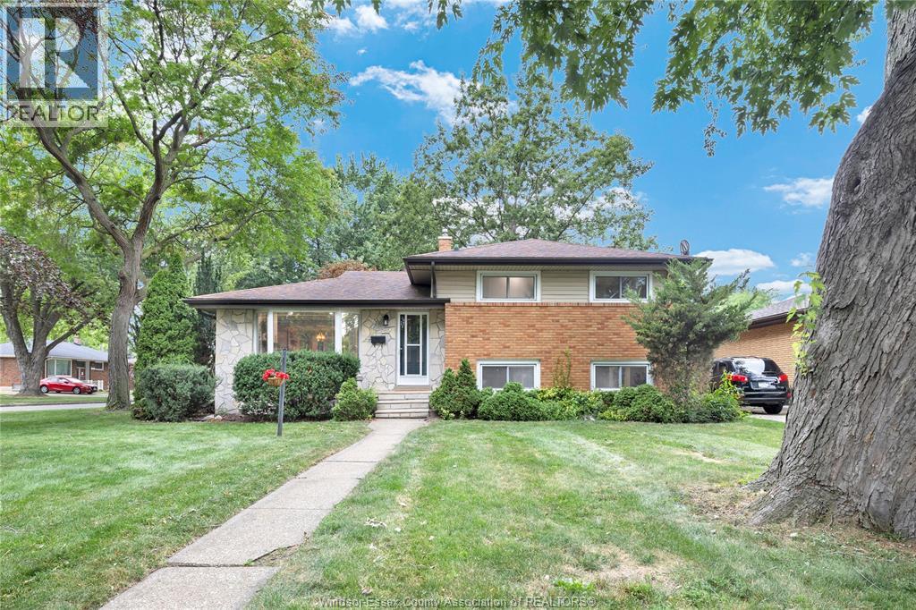 465 GREENDALE DRIVE - 1
