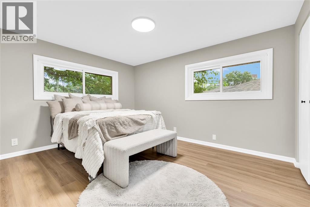 465 GREENDALE DRIVE - 17