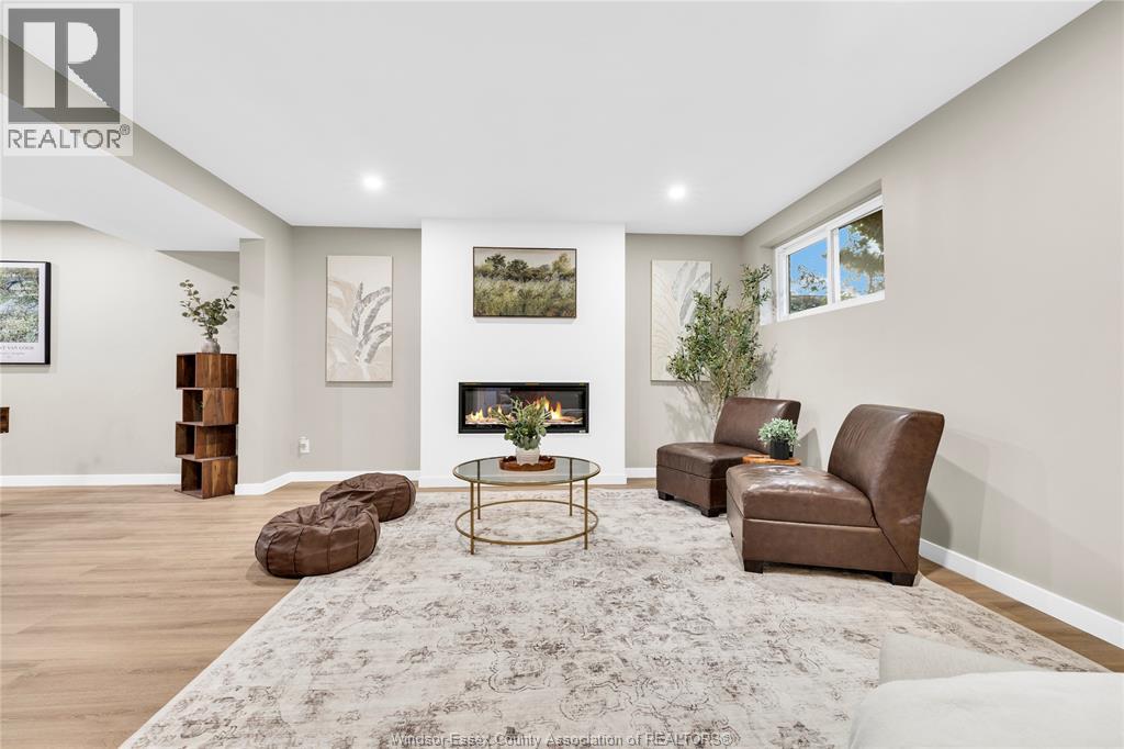 465 GREENDALE DRIVE - 22