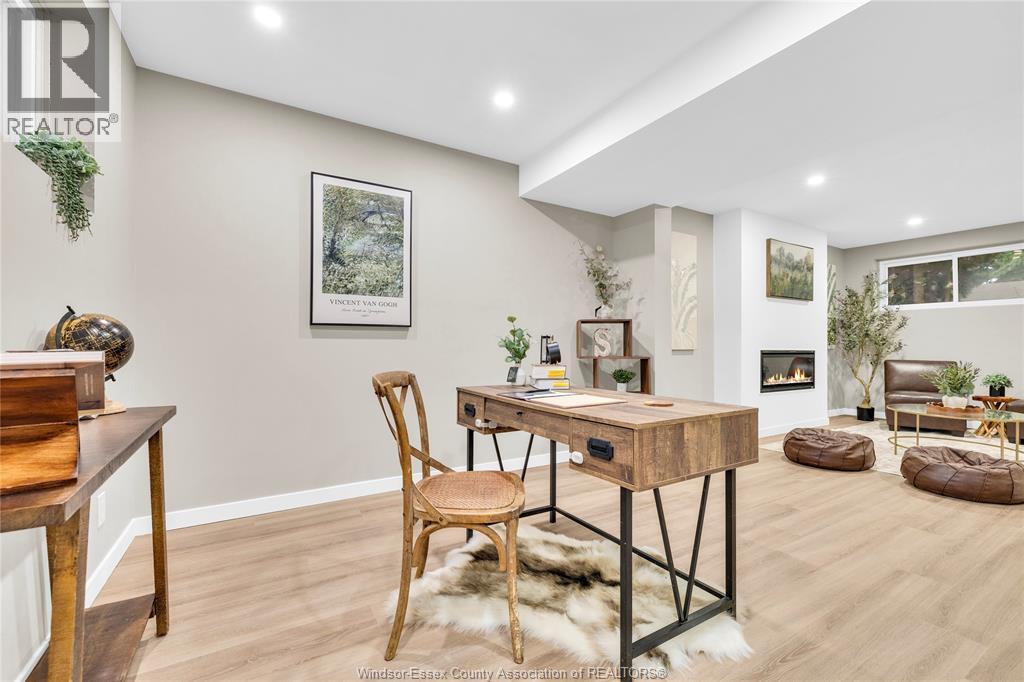 465 GREENDALE DRIVE - 24