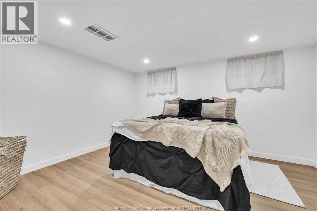 465 GREENDALE DRIVE - 29