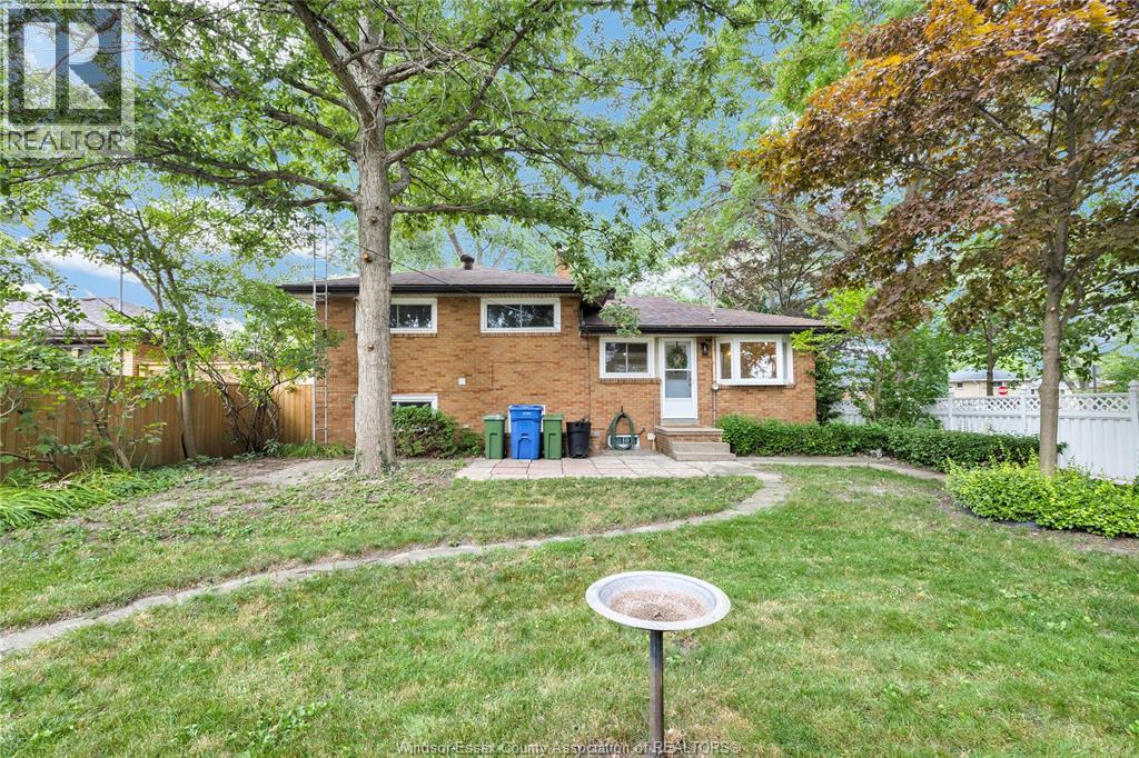 465 GREENDALE DRIVE - 32
